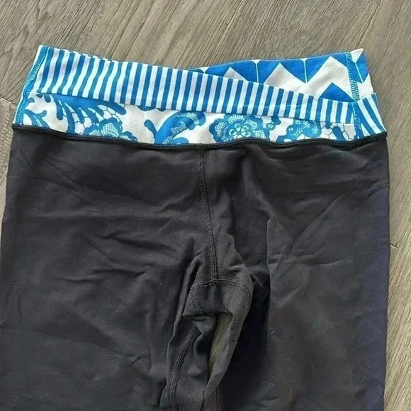 🍋Lululemon🍋 | Black Astro wunder under cropped leggings with crossover band - Picture 3 of 8